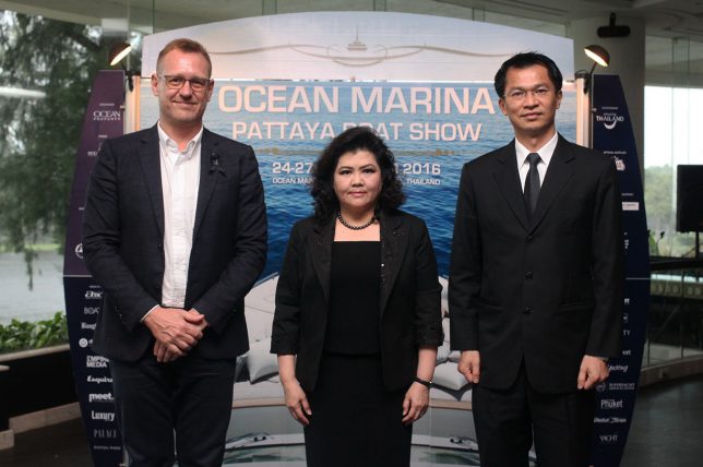 From left: Mr. Rico Stapel, Charter Manager, Boat Lagoon Yachting; Mrs. Montira Cherdchoo, Director of Map Ta Phut Customs House, The Customs Department; Dr. Tirachai Pipitsupaphol, Managing Director, Ocean Property. Ocean Marina Pattaya Boat Show 2016.